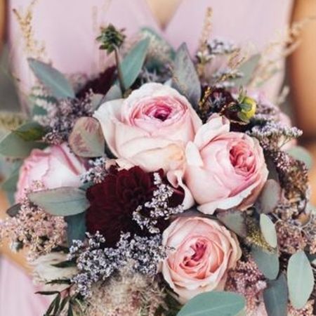 Blumenstrauß farblich passend zum Kleid