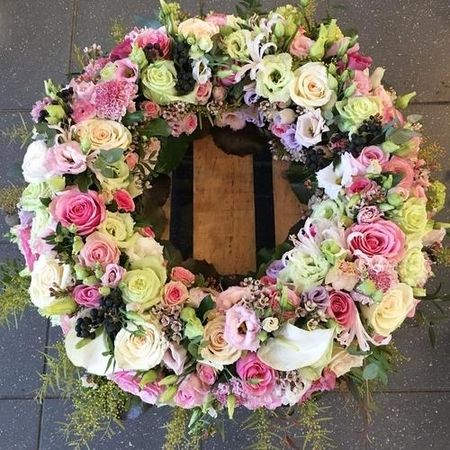 Blumenkranz in vielfältigen Farben